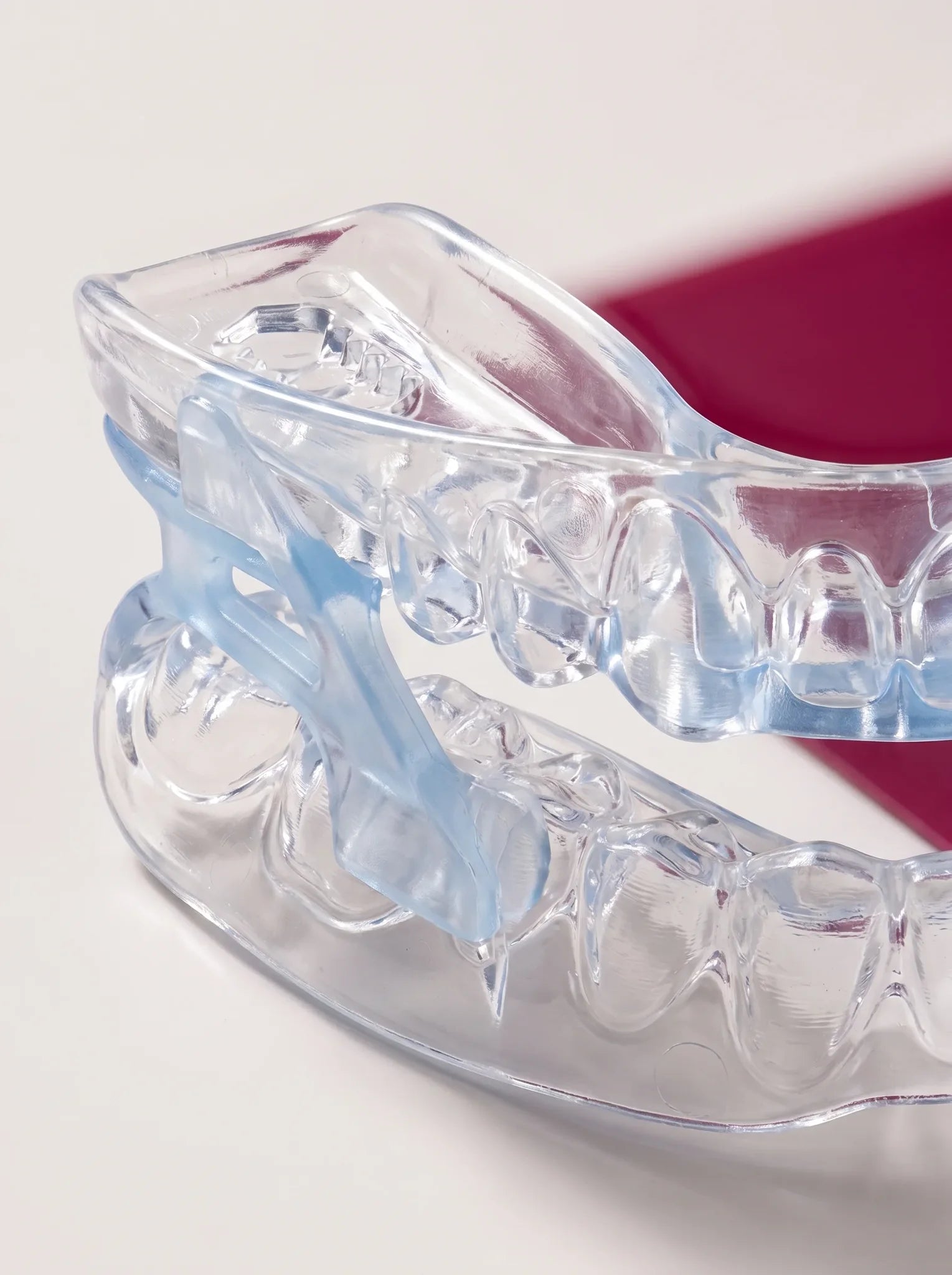 Close view of the Orbique AirCurve trays and adjustment profile